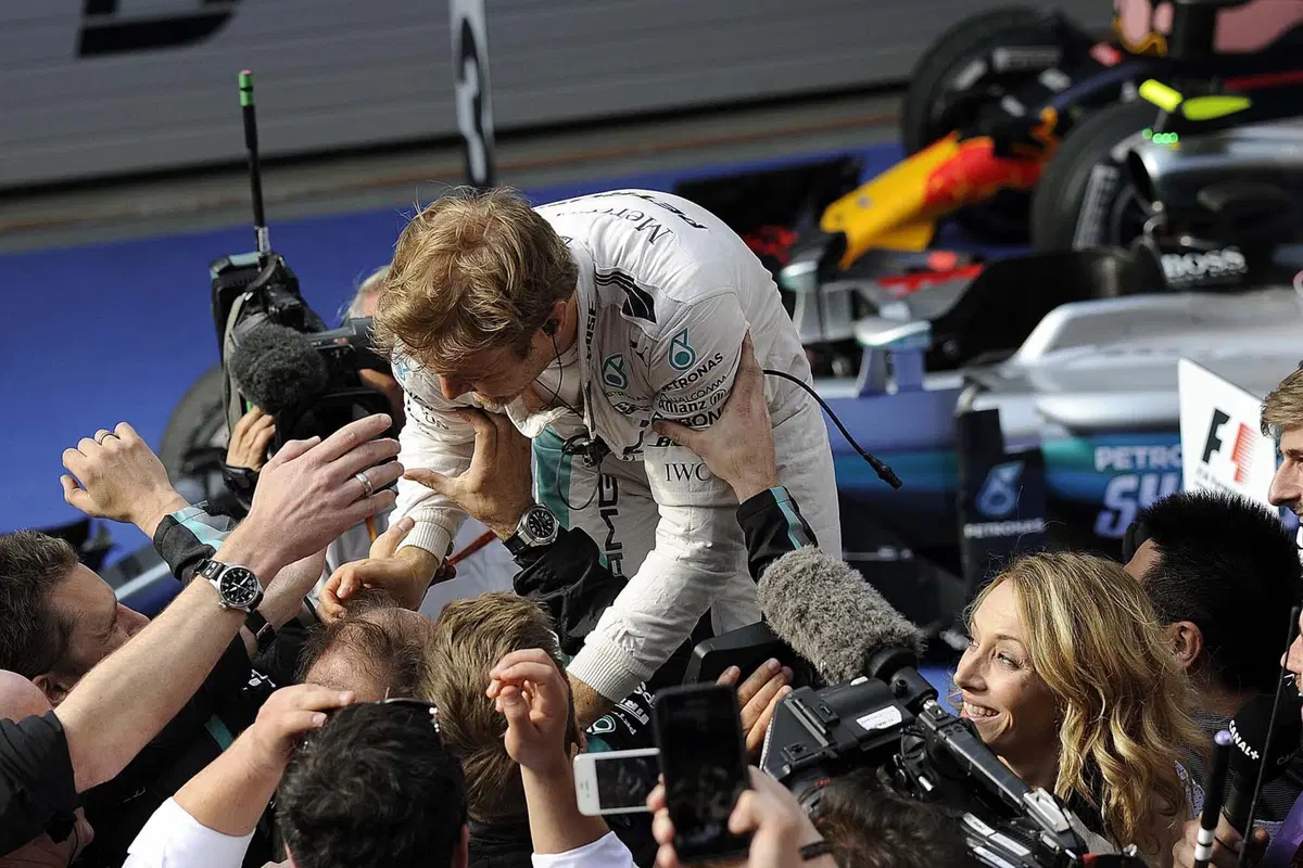 F1, Gp Cina 2016: vince Rosberg. Secondo Vettel (15)