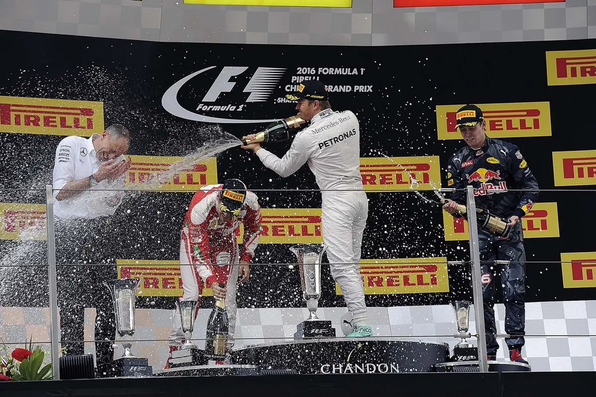 F1, Gp Cina 2016: vince Rosberg. Secondo Vettel (34)