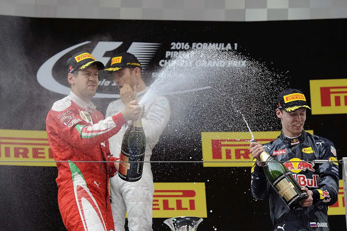 F1, Gp Cina 2016: vince Rosberg. Secondo Vettel (37)