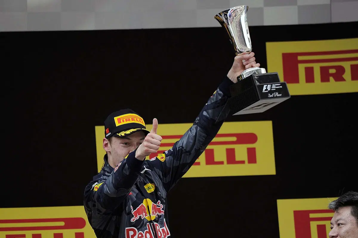F1, Gp Cina 2016: vince Rosberg. Secondo Vettel (29)