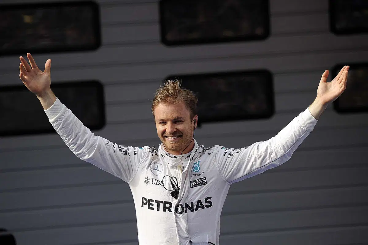 F1, Gp Cina 2016: vince Rosberg. Secondo Vettel (17)