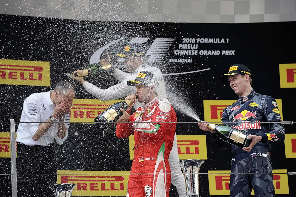 F1, Gp Cina 2016: vince Rosberg. Secondo Vettel (35)