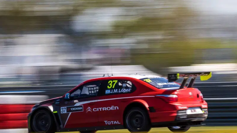 WTCC 2016, Slovacchia, Main Race: vince L&oacute;pez