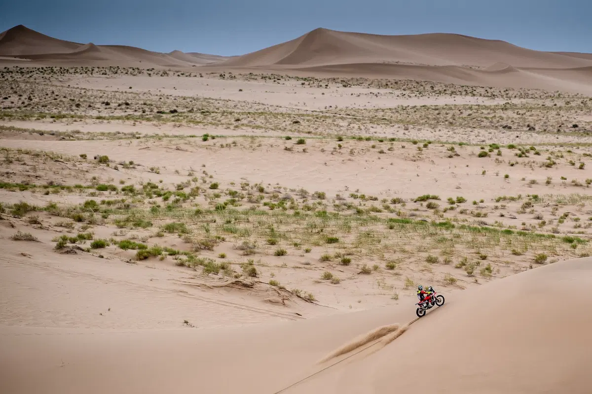 Silk Way Rally 2019-7/8. Nel Grande Gobi, da Sud. Kevin Benavides e Al Attiyah (4)