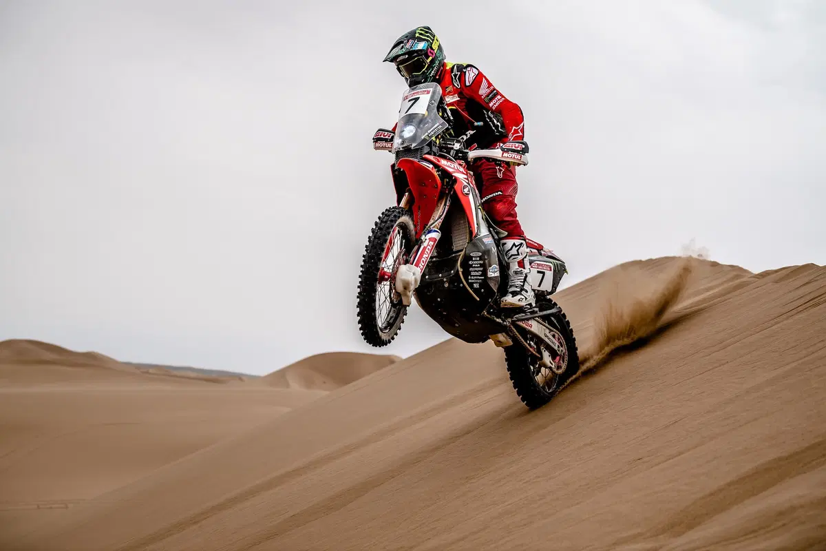 Silk Way Rally 2019-7/8. Nel Grande Gobi, da Sud. Kevin Benavides e Al Attiyah (10)