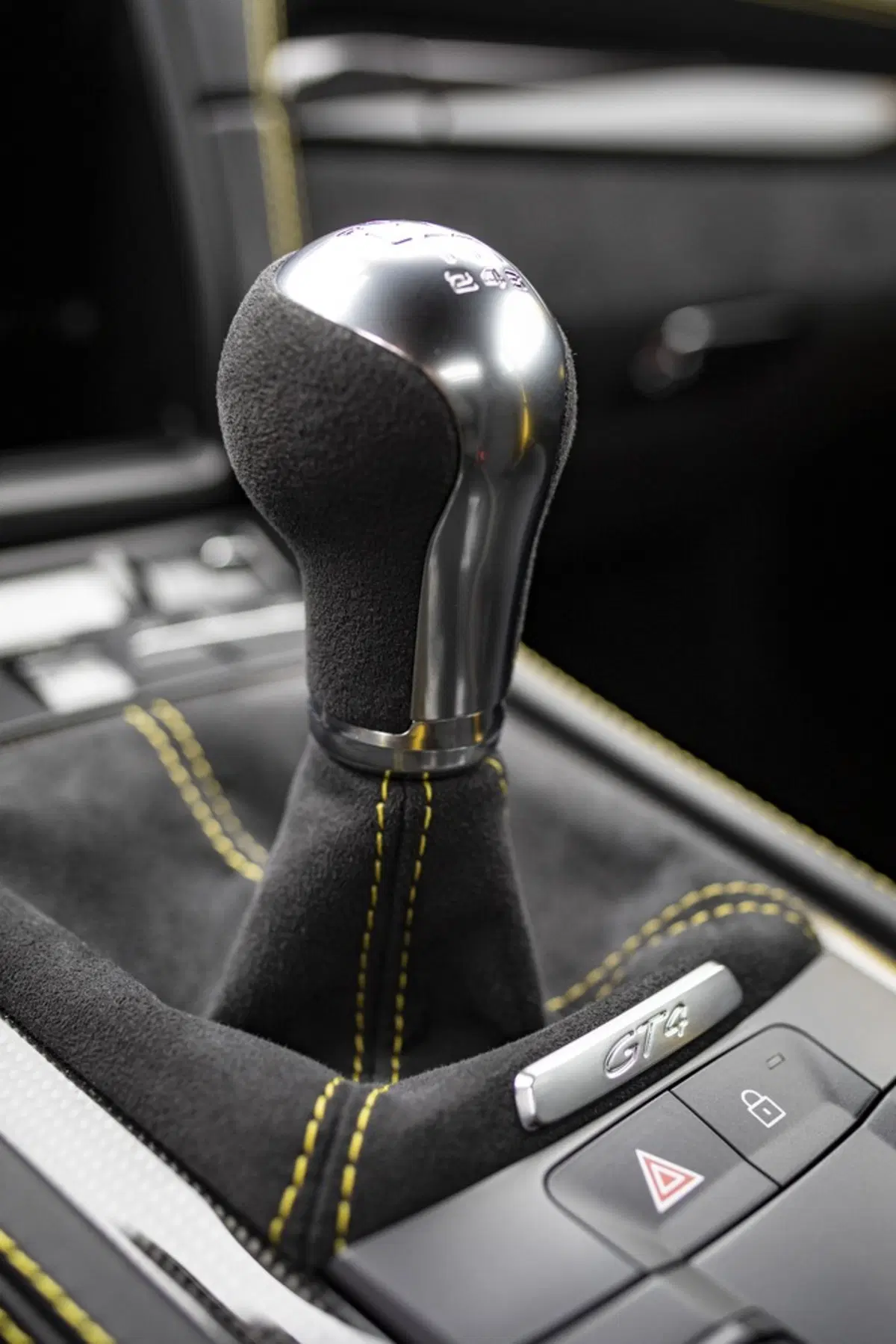 Porsche 718 Cayman GT4, in pista con il flat six aspirato (6)