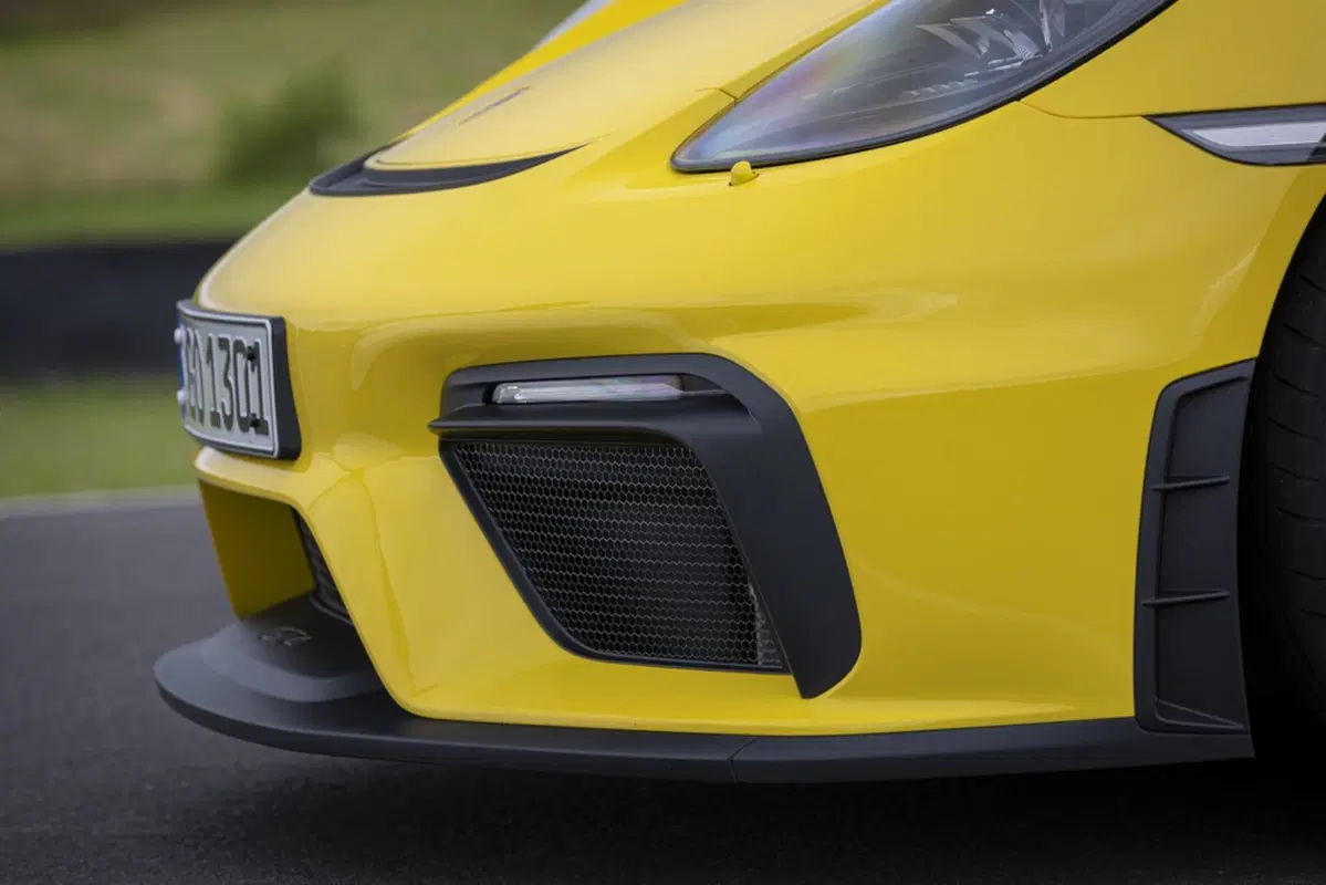 Porsche 718 Cayman GT4, in pista con il flat six aspirato (10)
