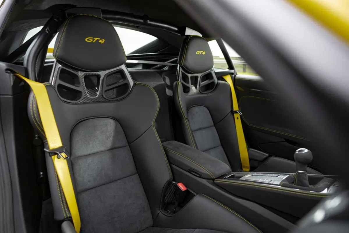 Porsche 718 Cayman GT4, in pista con il flat six aspirato (11)