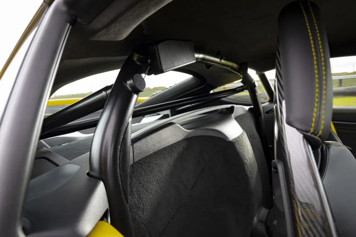 Porsche 718 Cayman GT4, in pista con il flat six aspirato (16)