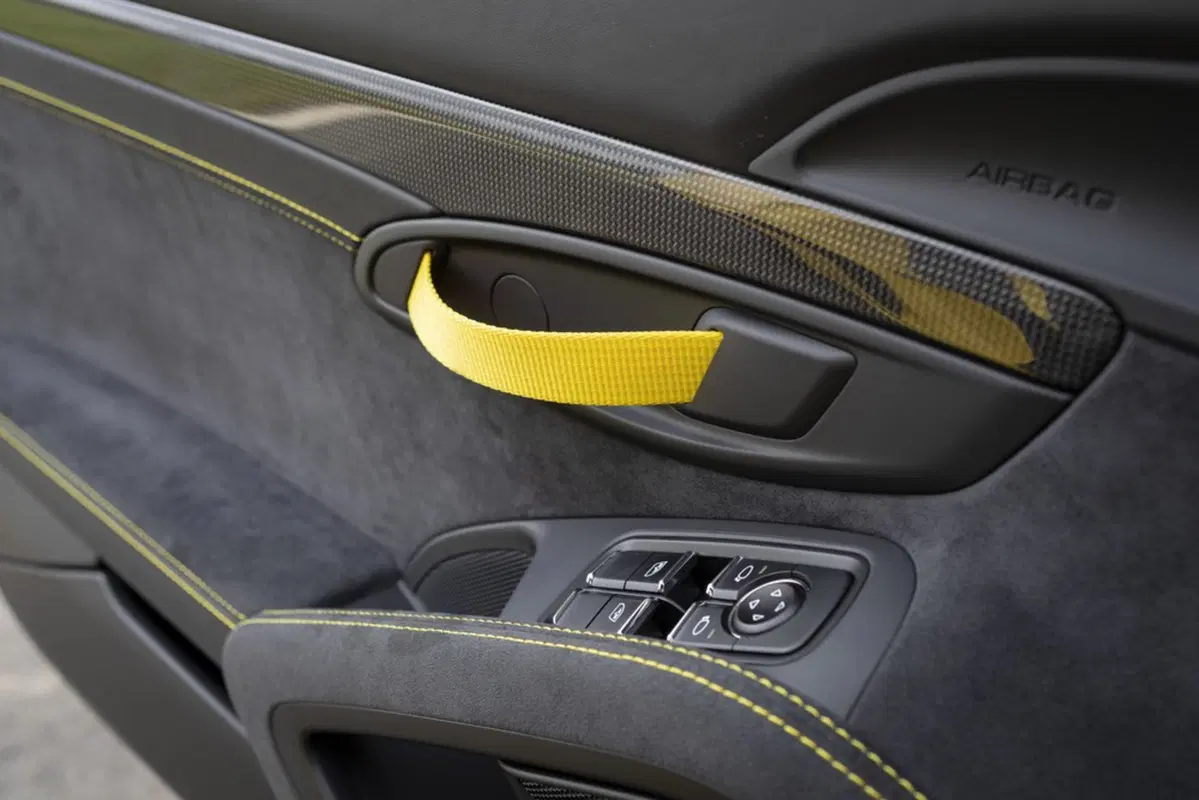Porsche 718 Cayman GT4, in pista con il flat six aspirato (28)