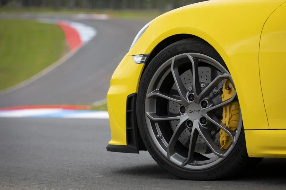 Porsche 718 Cayman GT4, in pista con il flat six aspirato (22)