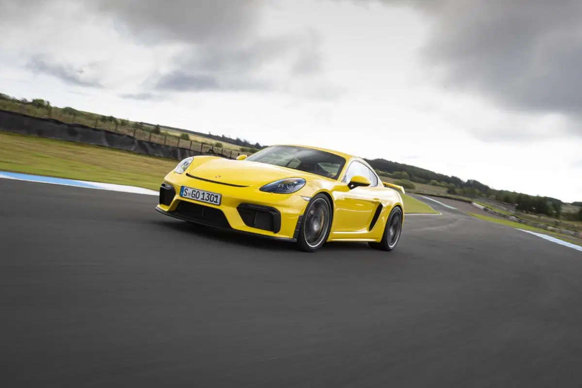 Porsche 718 Cayman GT4, in pista con il flat six aspirato (23)