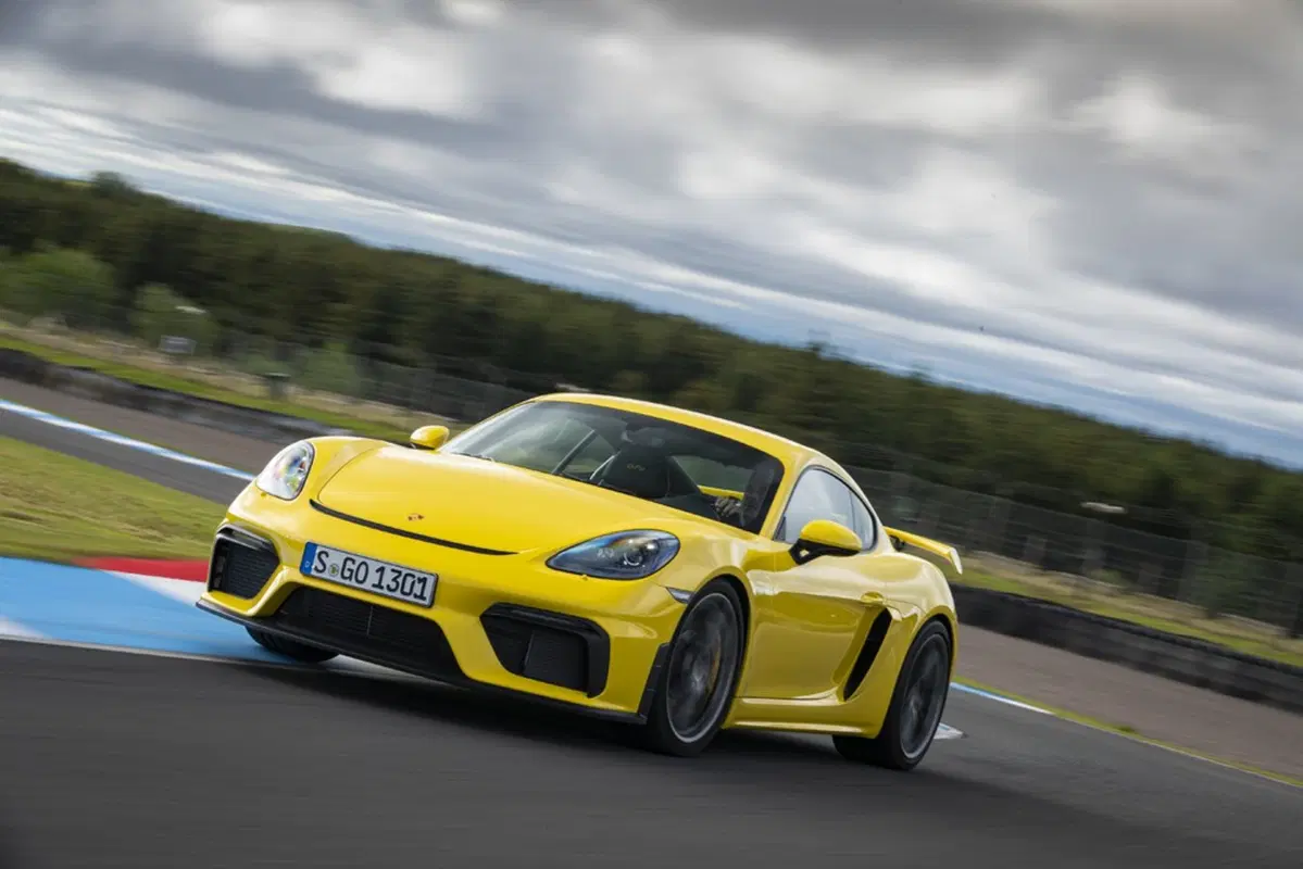 Porsche 718 Cayman GT4, in pista con il flat six aspirato (32)