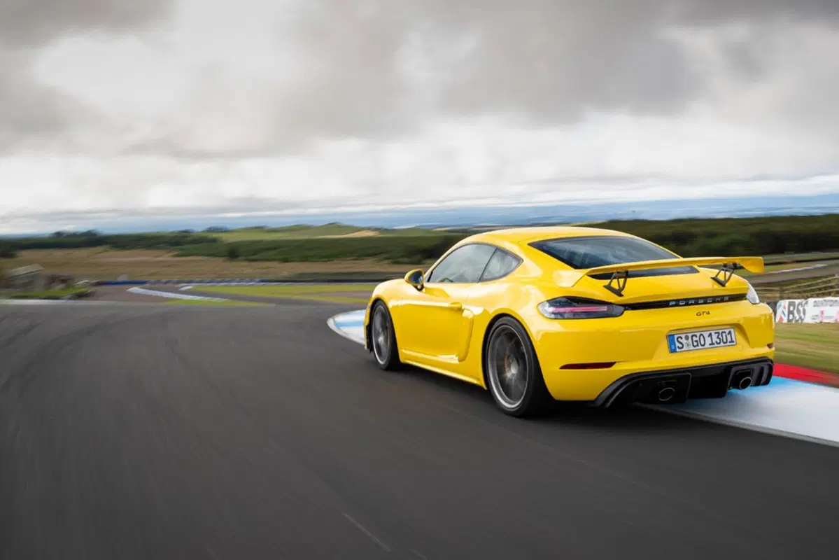 Porsche 718 Cayman GT4, in pista con il flat six aspirato (43)
