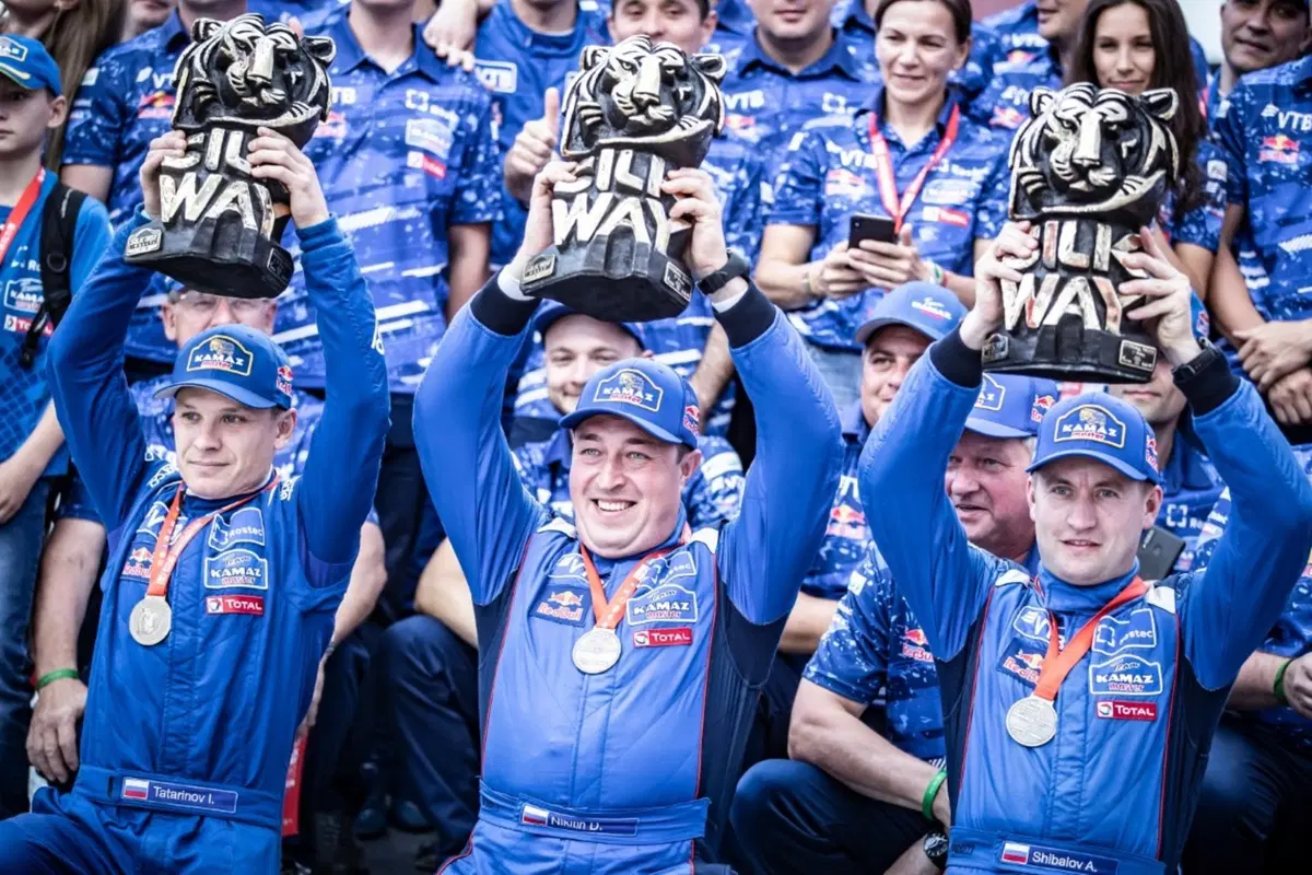 Silk Way Rally 2019. Al-Attyah (Toyota), Sunderland (KTM), Shibalov (Kamaz): le Tigri Bianche (7)
