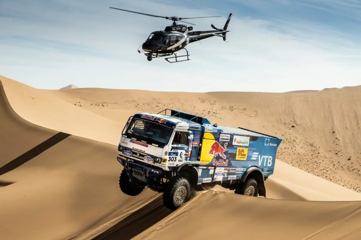 Silk Way Rally 2019. Al-Attyah (Toyota), Sunderland (KTM), Shibalov (Kamaz): le Tigri Bianche (11)