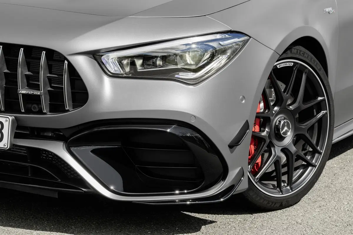 Mercedes-AMG CLA 45 S: 421 CV anche per la Shooting Brake (3)