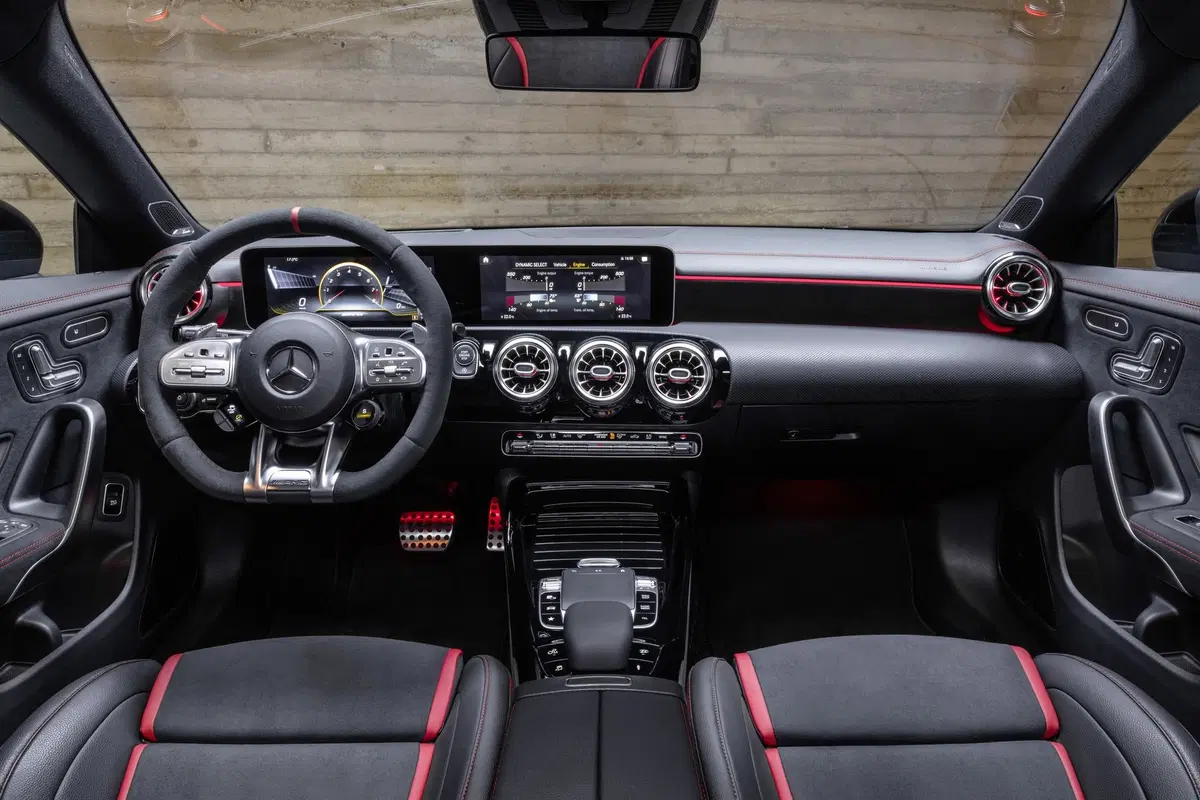 Mercedes-AMG CLA 45 S: 421 CV anche per la Shooting Brake