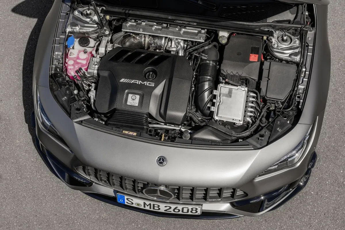 Mercedes-AMG CLA 45 S: 421 CV anche per la Shooting Brake (9)
