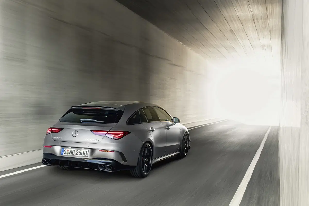 Mercedes-AMG CLA 45 S: 421 CV anche per la Shooting Brake (2)