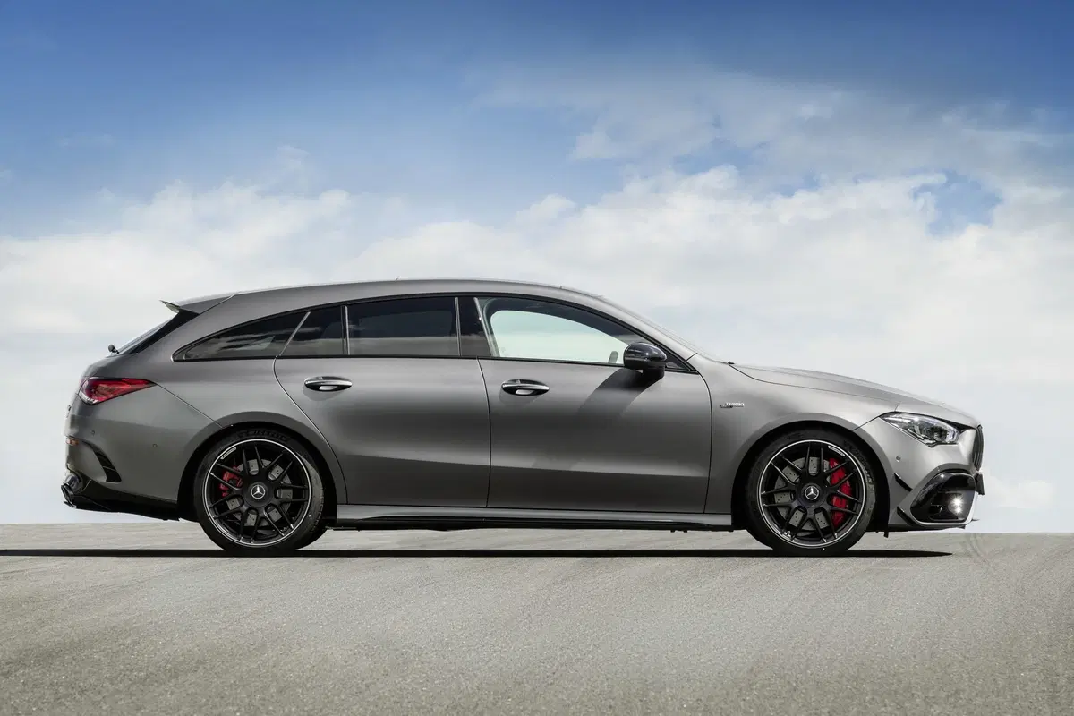 Mercedes-AMG CLA 45 S: 421 CV anche per la Shooting Brake (5)