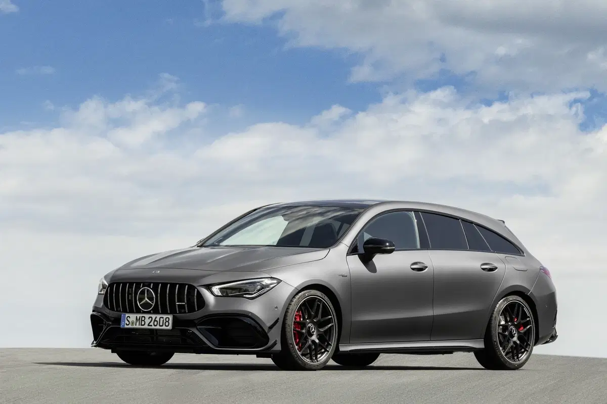 Mercedes-AMG CLA 45 S: 421 CV anche per la Shooting Brake (17)