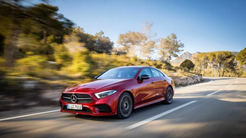 Mercedes CLS | Viaggio nel burro verso l'infinito e oltre [Video]