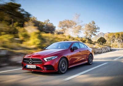 Mercedes CLS | Viaggio nel burro verso l'infinito e oltre [Video]