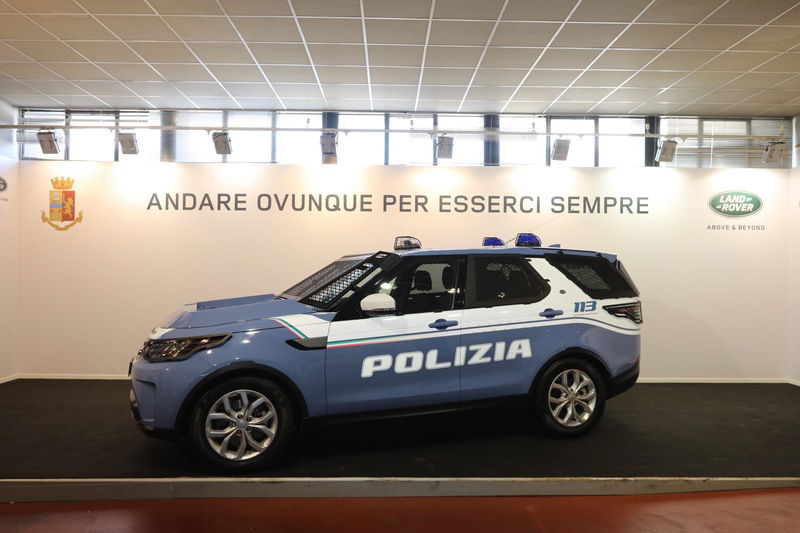 Il Land Rover Discovery 5 per la Polizia di Stato