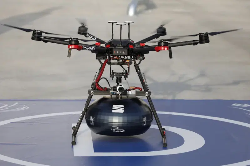 Il drone addetto al trasporto di componenti