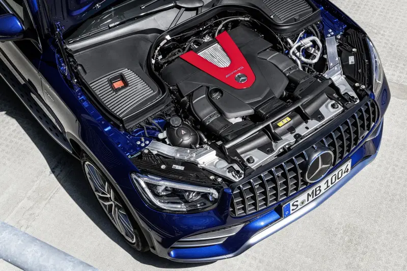 Il propulsore V6 3.0 litri biturbo da 390 CV della Mercedes-AMG GLC 43