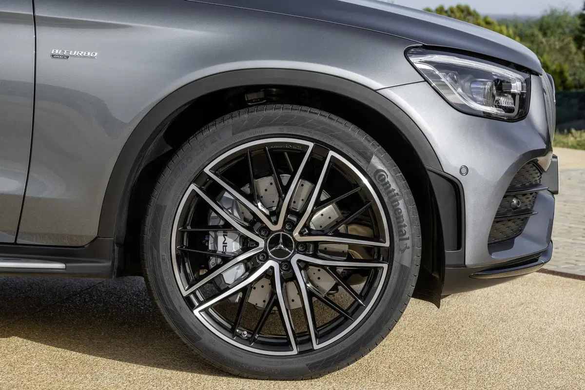 Mercedes-AMG GLC 43: ancora più CV per il SUV sportivo (6)