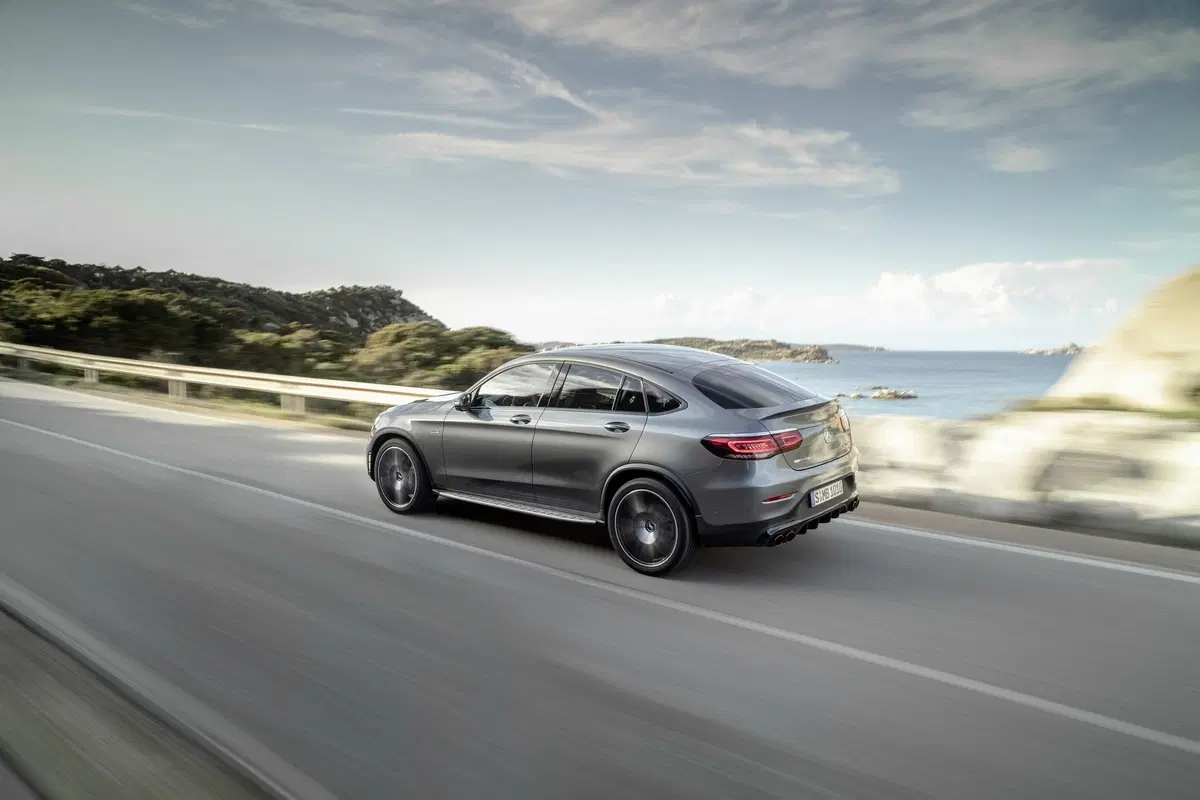 Mercedes-AMG GLC 43: ancora più CV per il SUV sportivo (12)