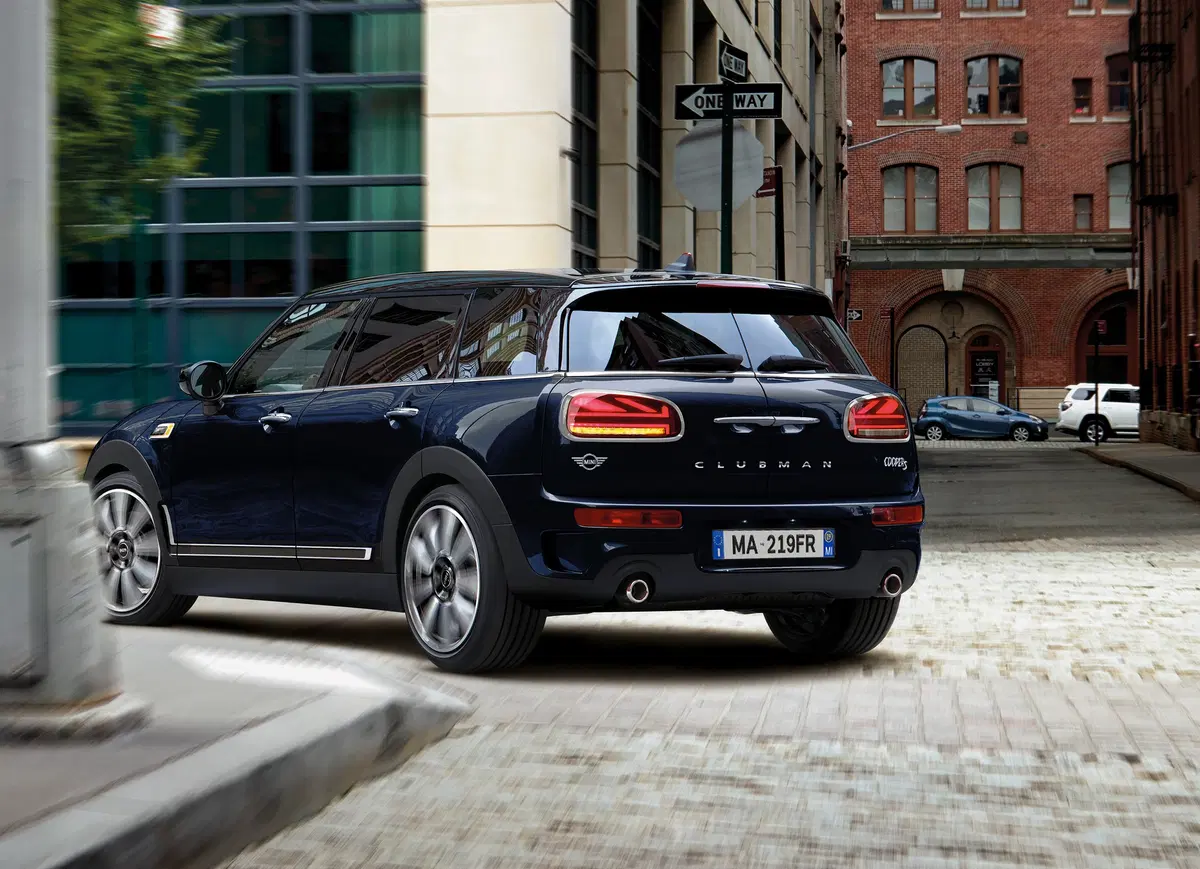 Mini Clubman, arriva la Mayfair Edition (3)