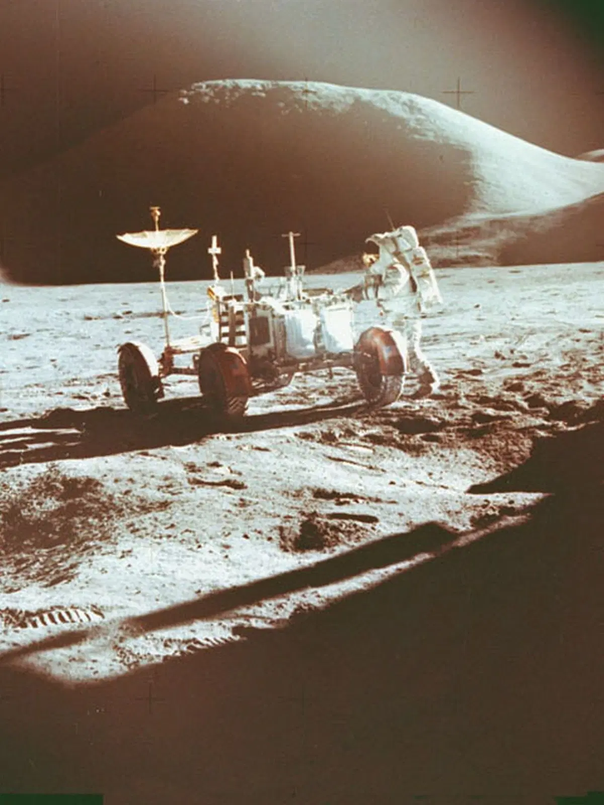 A piedi sulla Luna? No grazie, meglio l’automobile (13)