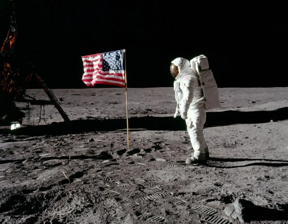 A piedi sulla Luna? No grazie, meglio l’automobile (14)