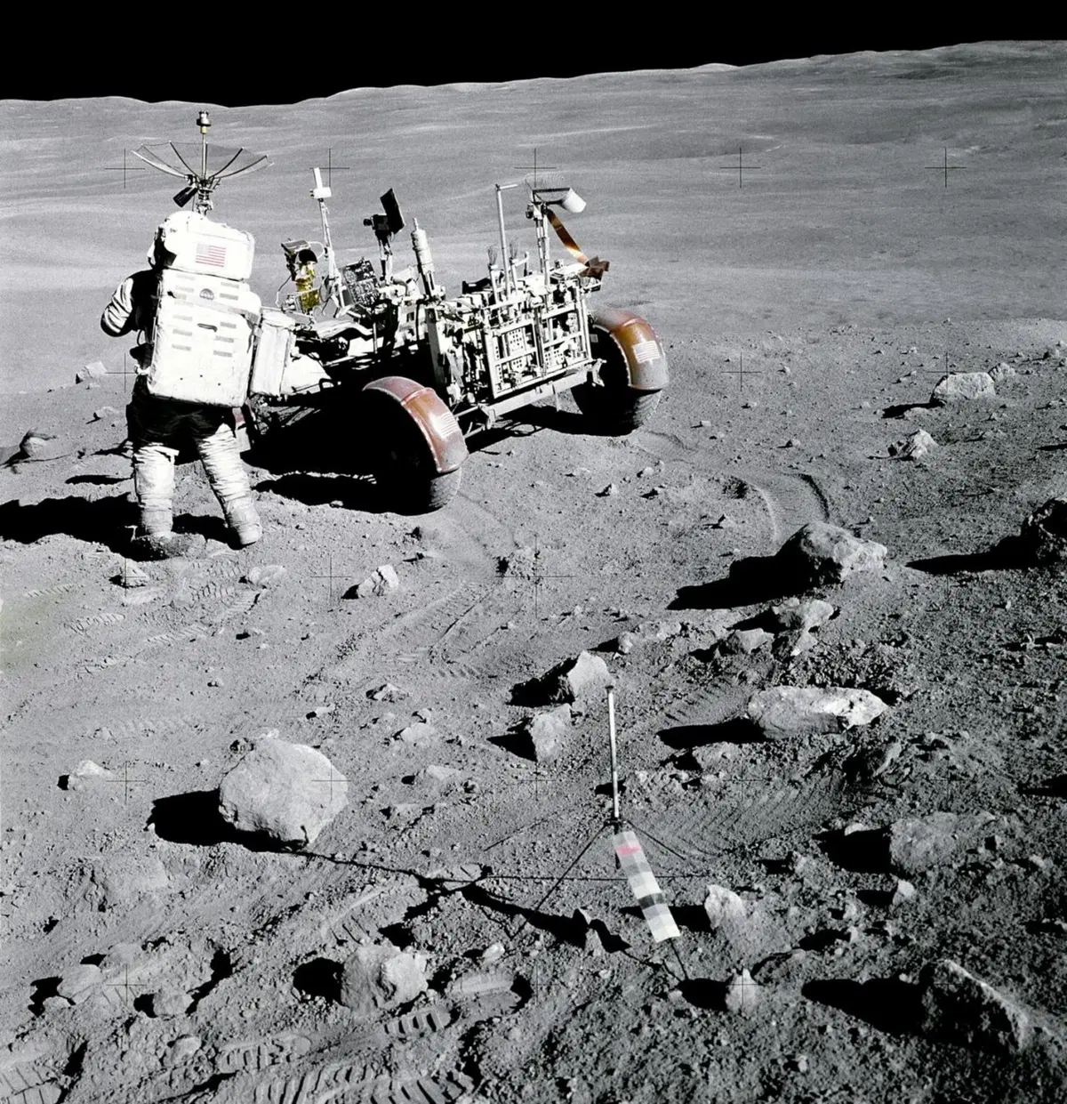A piedi sulla Luna? No grazie, meglio l’automobile (27)