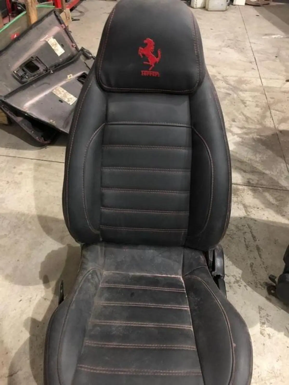 Scoperta fabbrica di false Ferrari e Lamborghini (5)