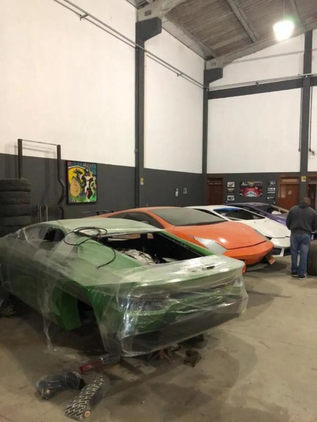 Scoperta fabbrica di false Ferrari e Lamborghini (4)