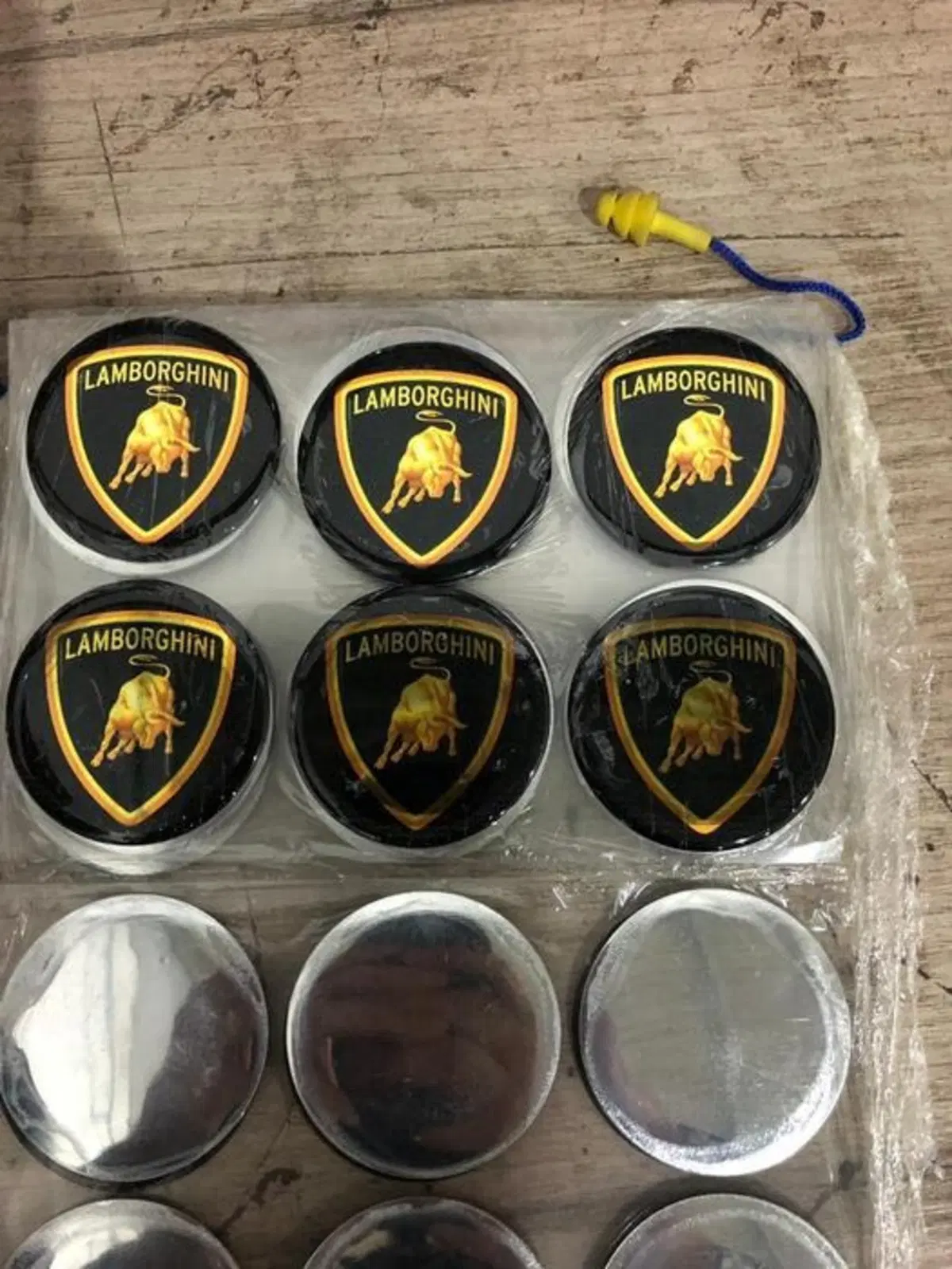 Scoperta fabbrica di false Ferrari e Lamborghini (8)