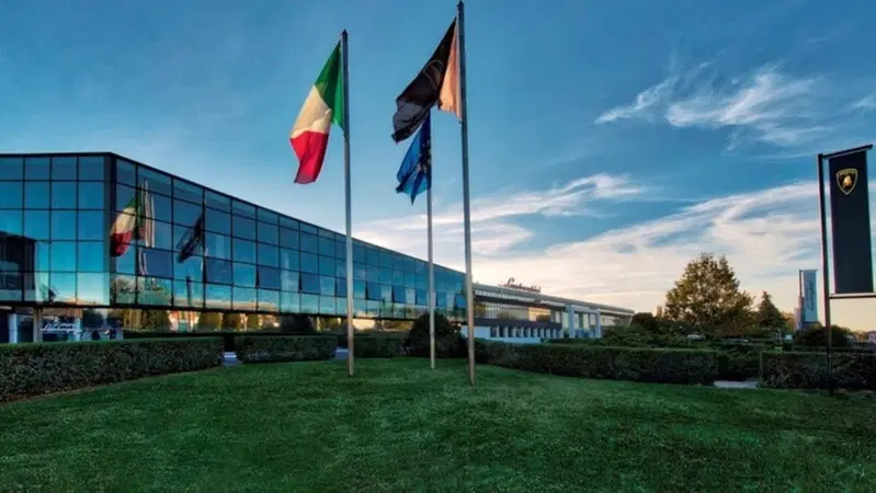 Dipendenti settore Automotive, Lamborghini: nuovi contratti soddisfano sindacati e portafogli