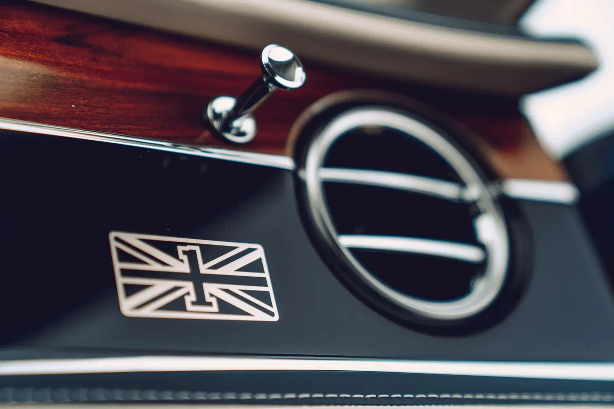 Bentley Flying Spur First Edition: infinite personalizzazioni (8)