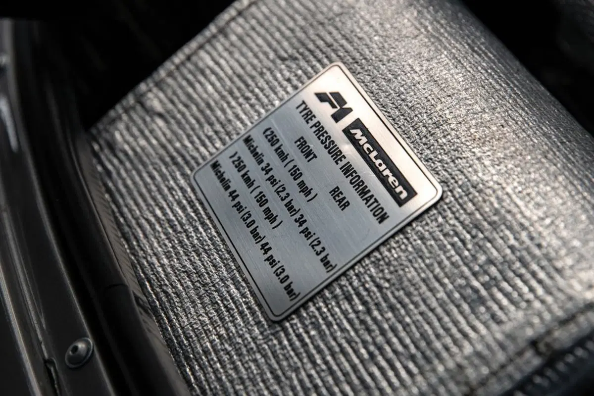 McLaren F1: una delle più rare all’asta a Pebble Beach 2019 (19)