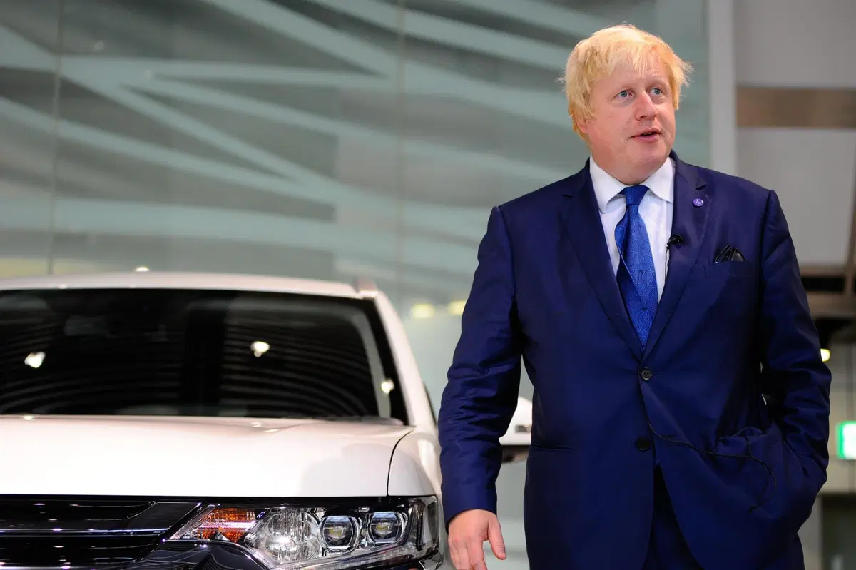 Boris Johnson e la Ferrari F430, un test drive sopra le righe... (2)