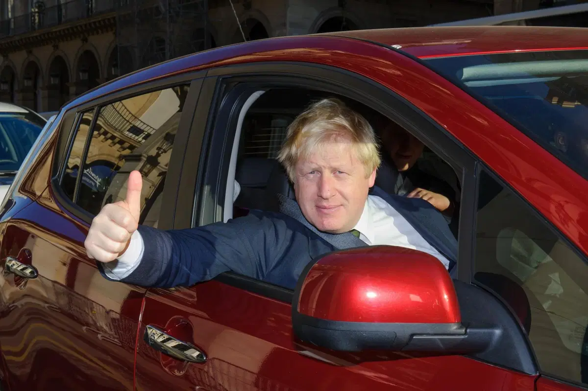 Boris Johnson e la Ferrari F430, un test drive sopra le righe...