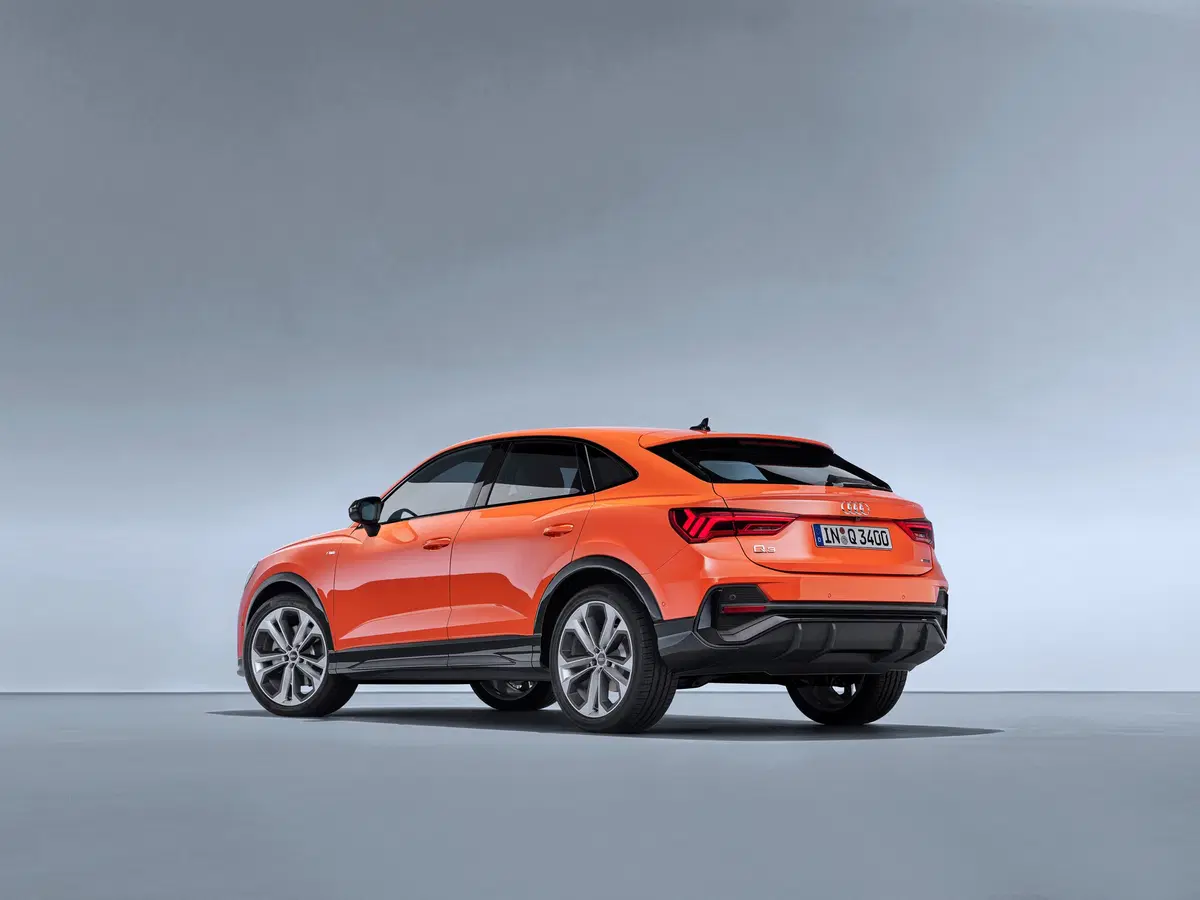 Audi Q3 Sportback, svelato il SUV coupé dei Quattro Anelli (11)