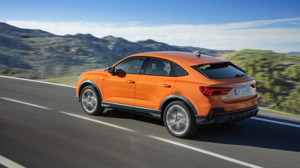 Audi Q3 Sportback, svelato il SUV coupé dei Quattro Anelli (12)
