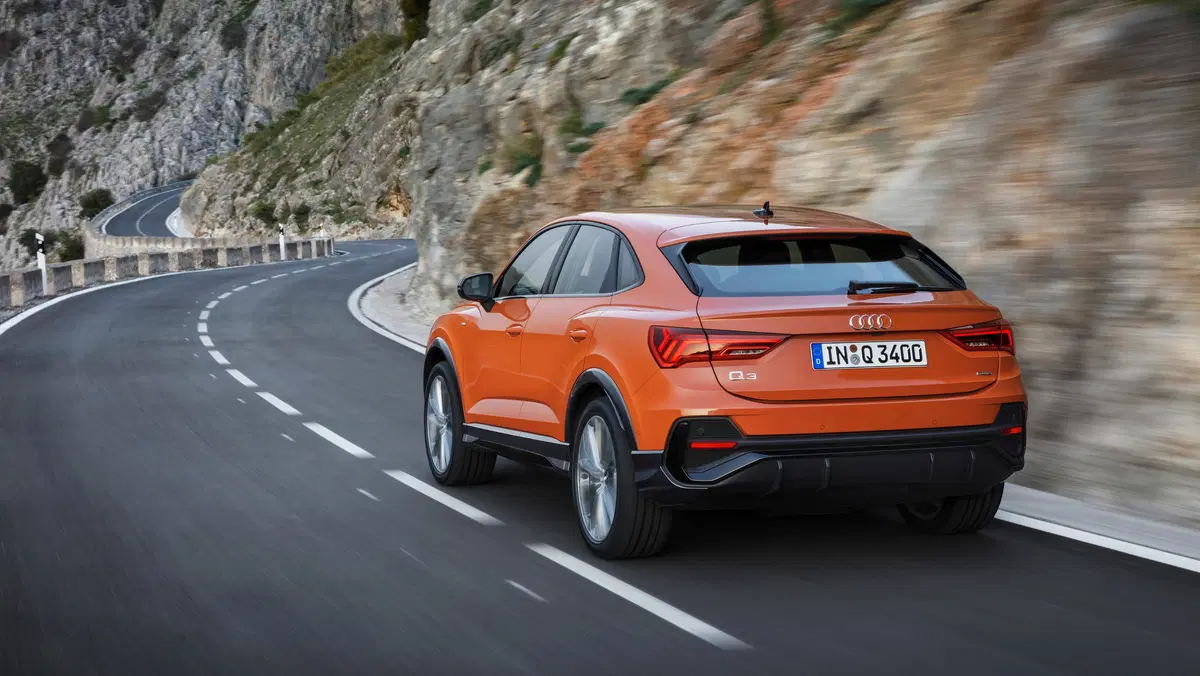 Audi Q3 Sportback, svelato il SUV coupé dei Quattro Anelli (14)