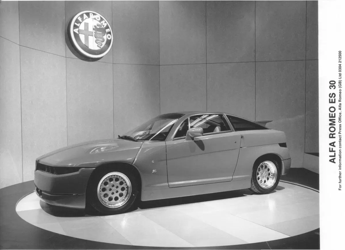 Buon compleanno SZ: trenta anni dalla nascita della rara Alfa Romeo coupé (13)