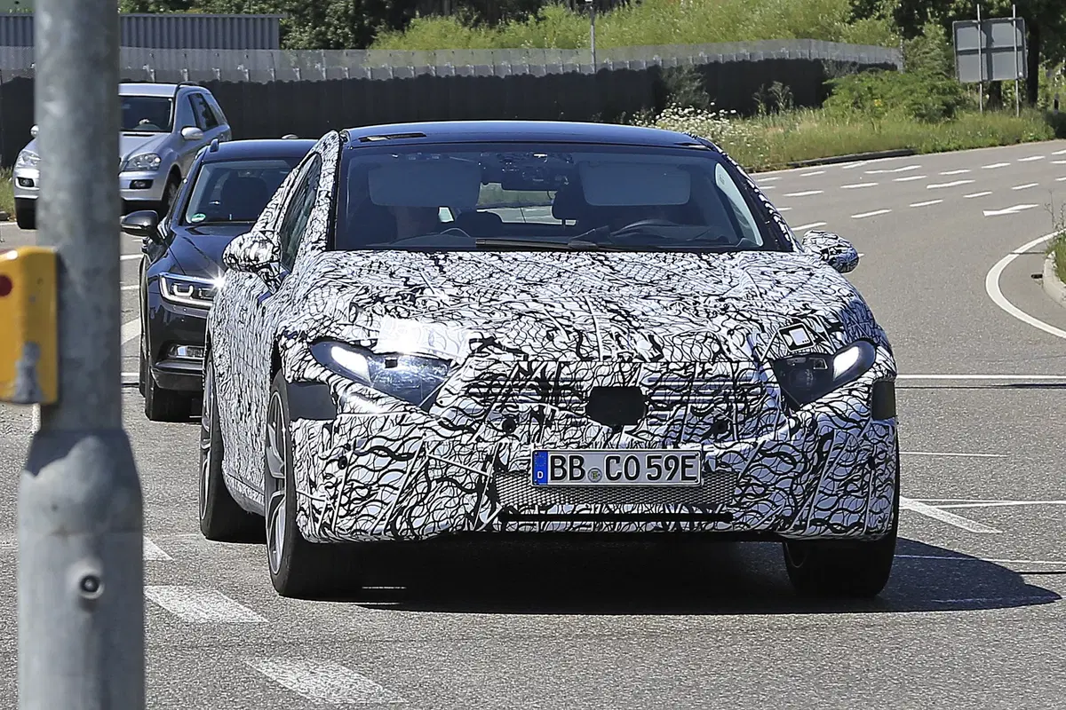 Mercedes EQS, le foto spia  (2)